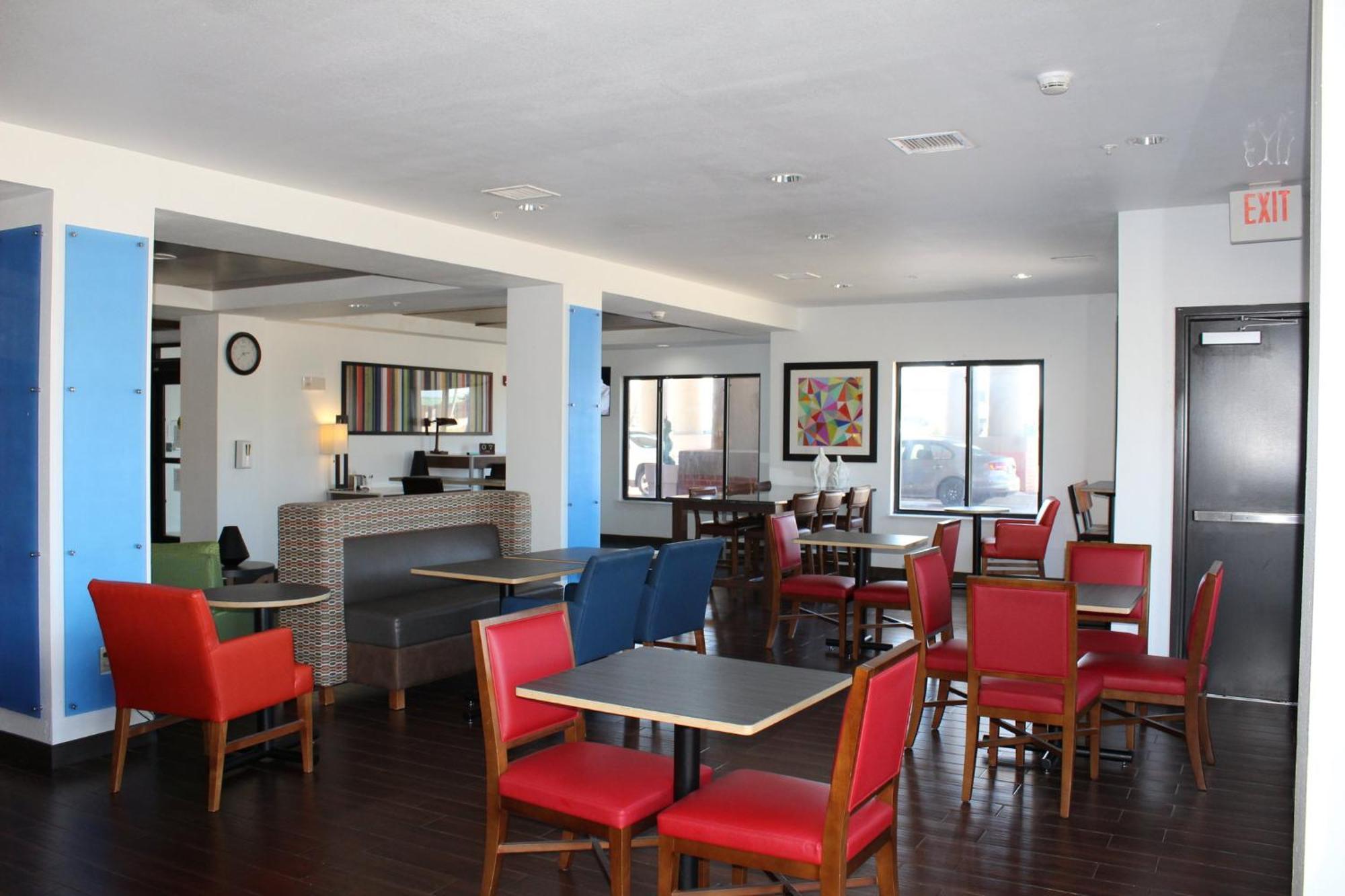 Holiday Inn Express Ponca City By Ihg Exterior foto